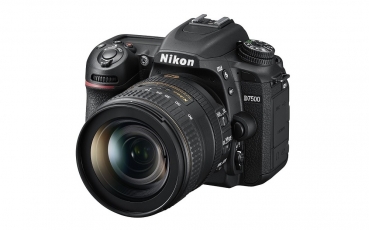 Nikon D7500