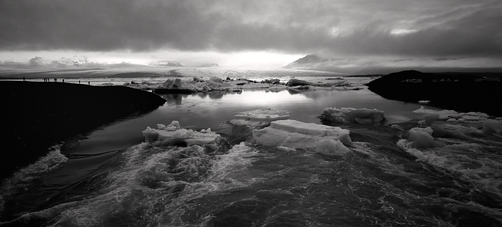 barbora-jurova-jezero-jokulsarlon-na-jihoislandskem-pobrezi---odtavani-ledovcovych-ker-a-jejich-plavba-do-atlantickeho-oceanu.jpg