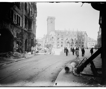 “Josef Sudek:  Topografie sutin. Praha 1945”