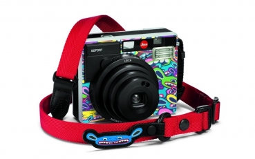 leica+sofort+limoland+by+jean+pigozzi-with+strap.jpg