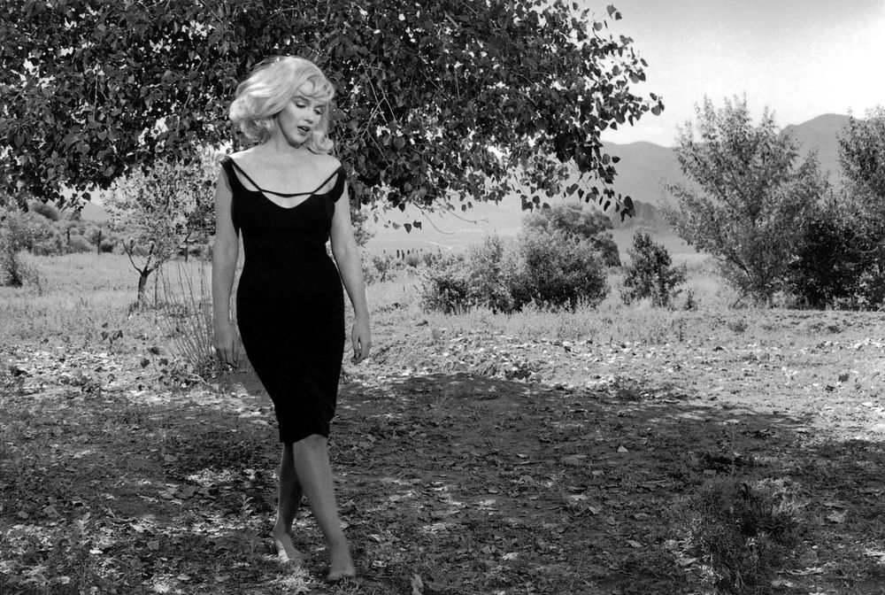 c-inge-morath,-marilyn-monroe-behem-nataceni-filmu--mustangove-,-reno,-nevada,-usa,-1960.jpg