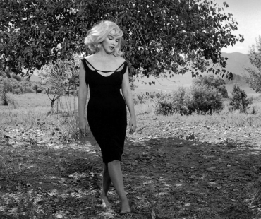 c-inge-morath,-marilyn-monroe-behem-nataceni-filmu--mustangove-,-reno,-nevada,-usa,-1960.jpg