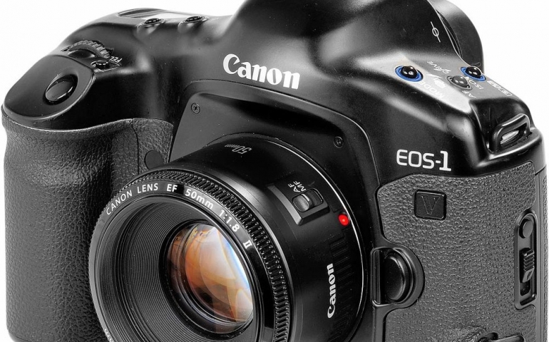 canon-eos-1v-0.jpg