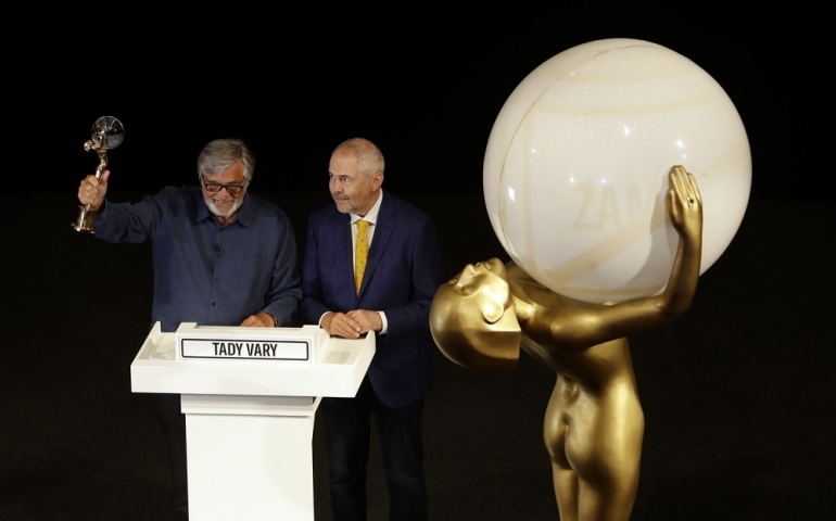 Samsung spolupracuje s Czech Press Photo, udělil vlastní cenu Samsung Award 2020 fotografovi Davidu W Černému.