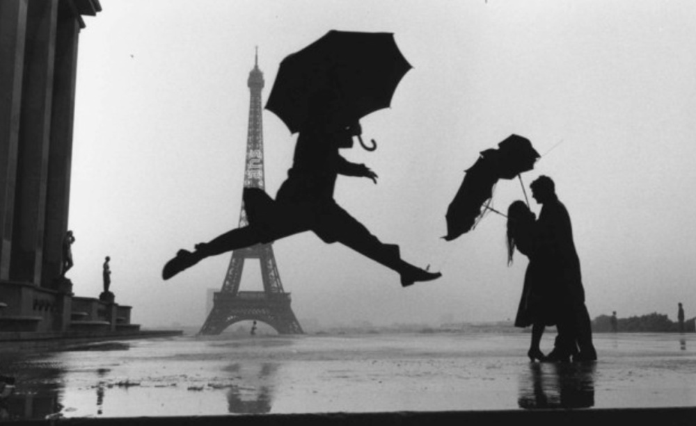 Elliott Erwitt a jeho černobílé fotografie plné pařížského šarmu