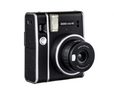 Instax mini 40 - fotoaparát s okamžitým tiskem v retro designu