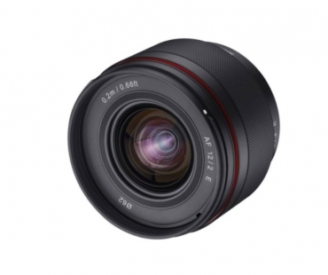 Nový kompaktní a dynamický širokoúhlý objektiv pro Sony APS-C