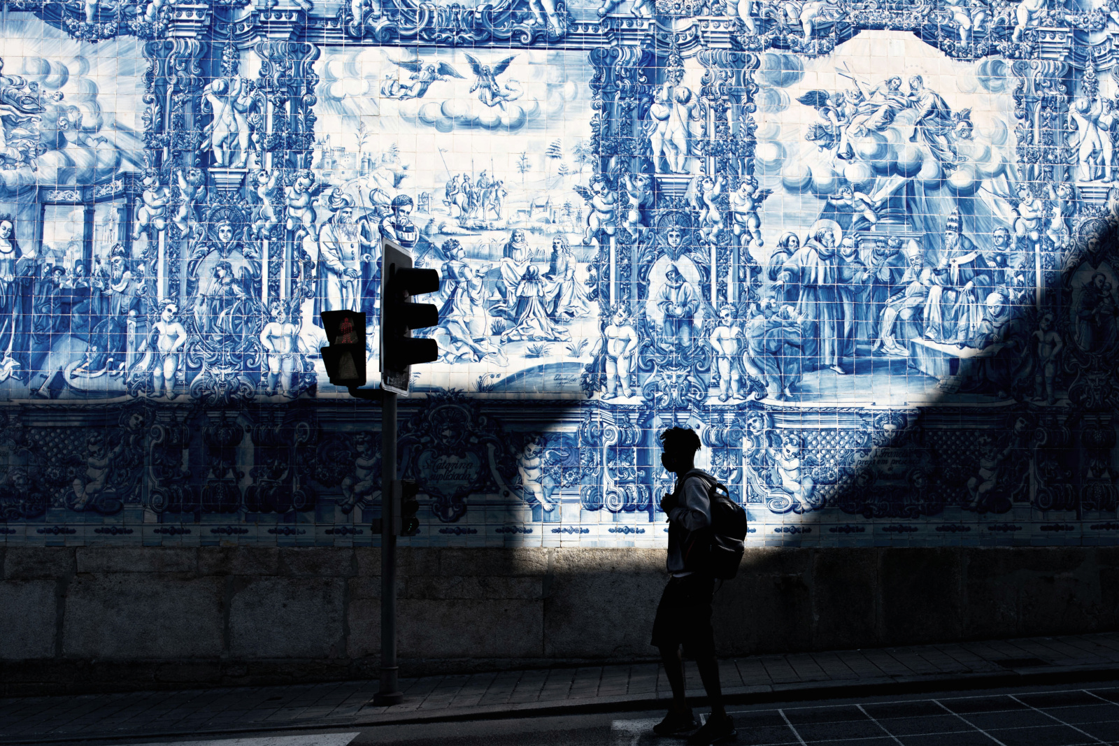 MIA FERES - Azulejos - modrobílá krása Portugalska