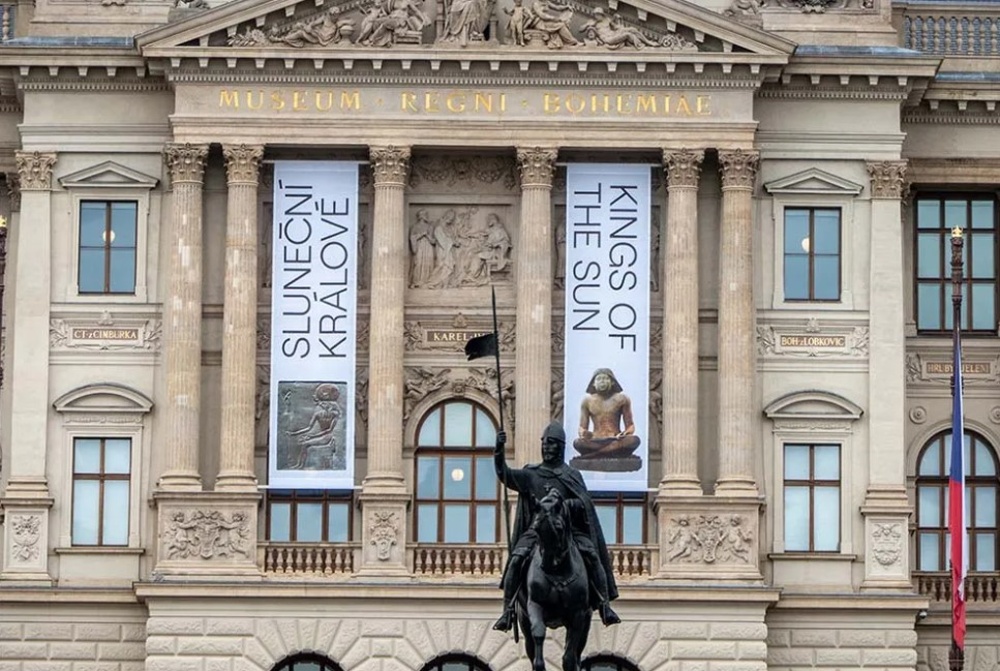 Sluneční králové v Národním muzeu již jen do konce září 2021