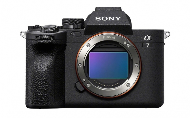 Sony Alpha A7 IV a další