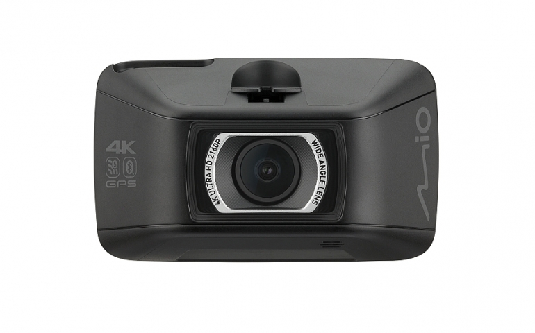 MiVue 886 – vůbec první 4K UHD autokamera od Mio