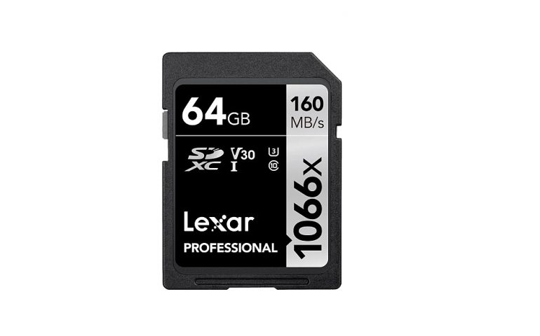 12× časopis FotoVideo + profesionální paměťová karta Lexar SDXC 64GB v hodnotě 990 Kč