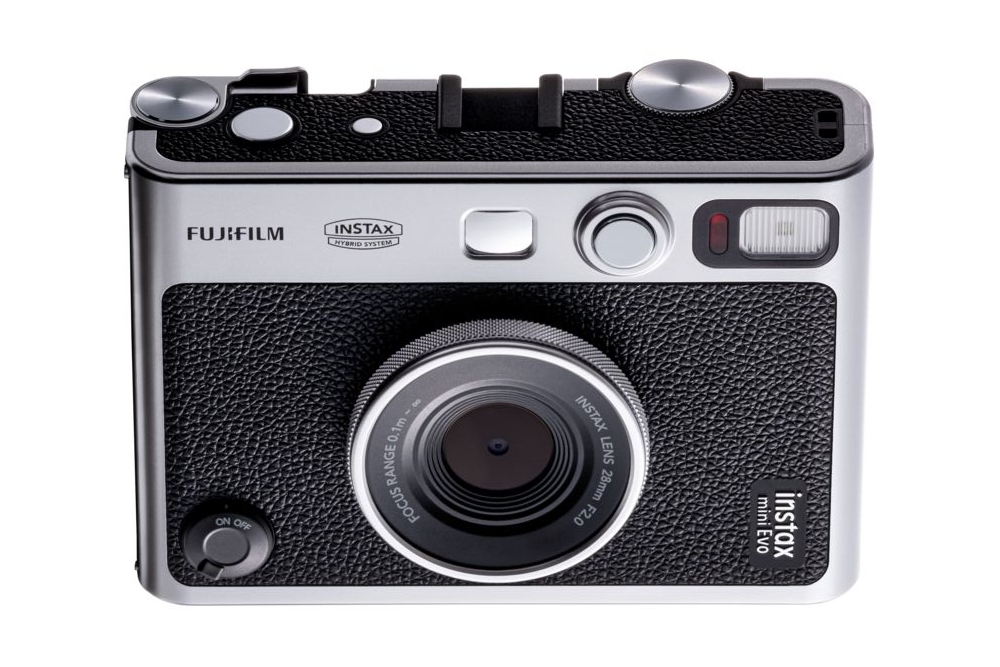 FUJIFILM představil hybridní fotoaparát instax mini EVO, který nabízí 100 různých fotoefektů