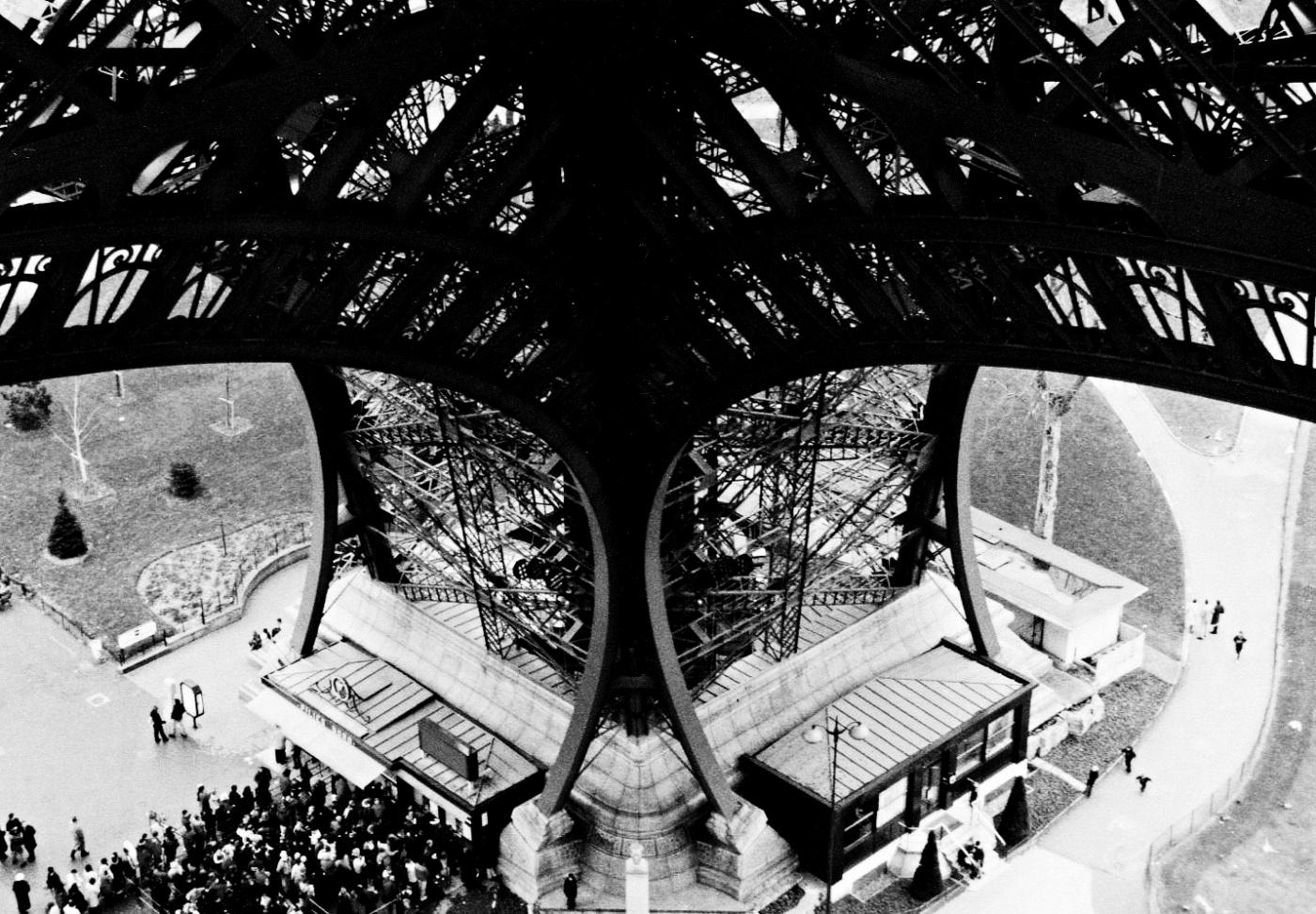 DANA KLIMEŠOVÁ - Eiffelova věž