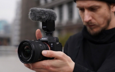 3.-m-pz-lens-ilce7s3-movie-shooting-large.jpg
