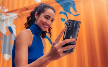 2022-moto-g52-gallery-shoot-professional-shot-16.jpg