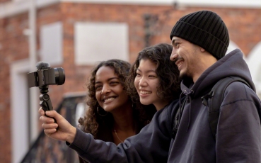4.-11-zv-e10-gp-vpt2bt-selfie-mid.jpg