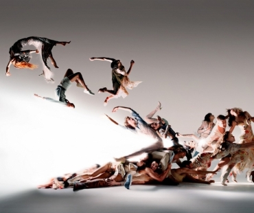 blade-of-light-for-alexander-mcqueen,-2004.jpg