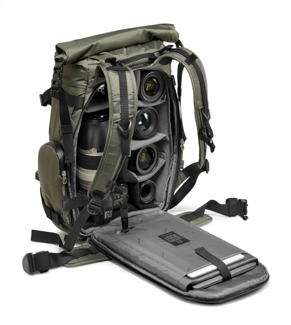 gitzo-adventury-camera-bag-gcbavt-bp-30-rear-access.jpg