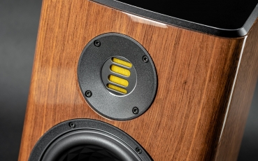elac-3x-vela-bs-404---10-22---nussbaum-details--5.jpg