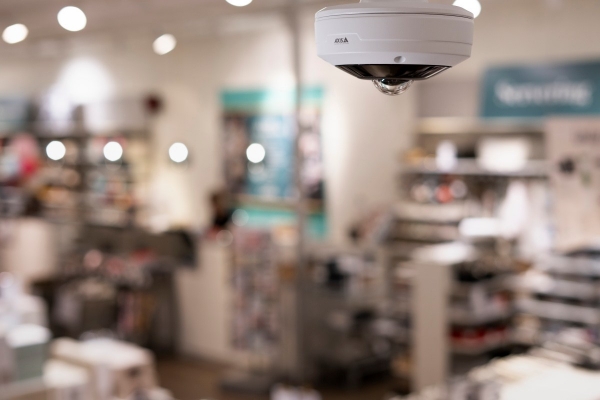 axis-m4317-18-retail.jpg