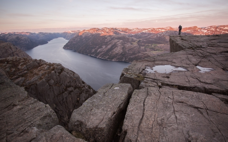 preikestolen-norsko.jpg