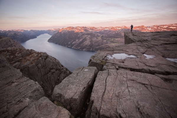 preikestolen-norsko.jpg