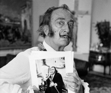salvador-dali-s-mym-portretem-daliho-paris-1969-foto-chochola.jpg