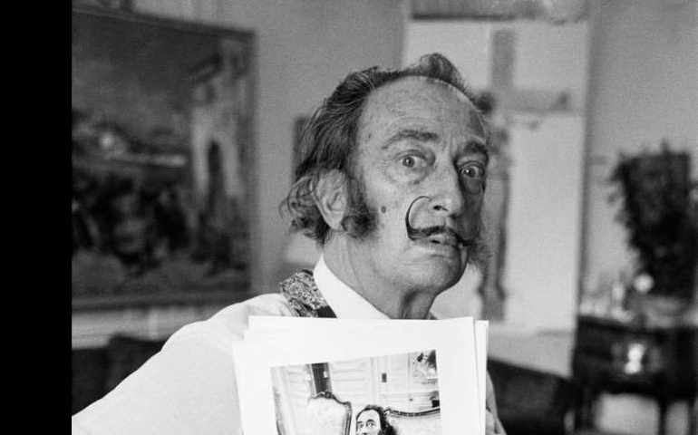 salvador-dali-s-mym-portretem-daliho-paris-1969-foto-chochola.jpg