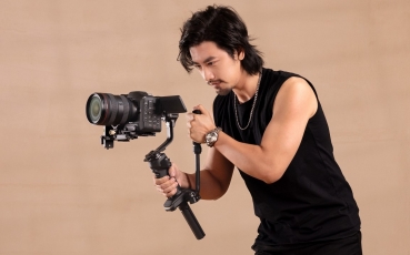 zhiyun-crane-4-lifestyle-1513.jpg