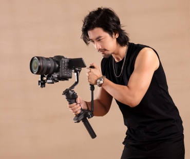 zhiyun-crane-4-lifestyle-1513.jpg