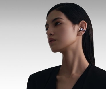 mkt-开放式耳机-creative-lifestyle-shot-hq-huawei-freeclip-dove-时尚-混血女单-jpg-16-9-cmyk-20231108.jpg