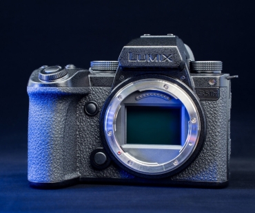 panasonic-s5-iix-front.jpg