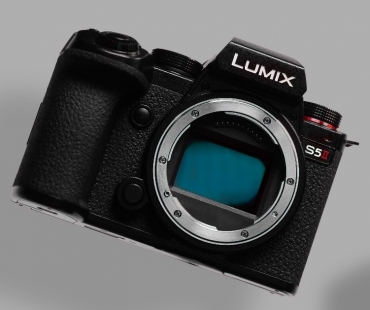 lumix.jpg