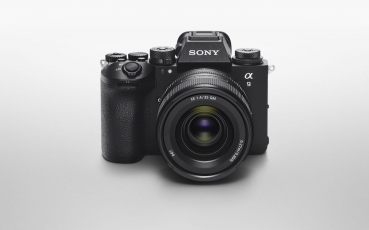 alpha-9-iii-image-sel35f14gm-front-top.jpg