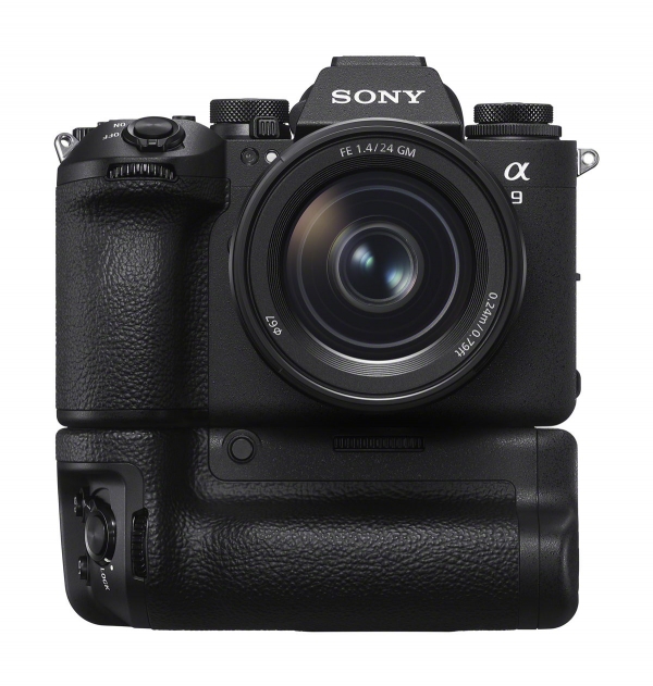 vg-c5-front-alpha-9-iii-sel24f14gm.jpg