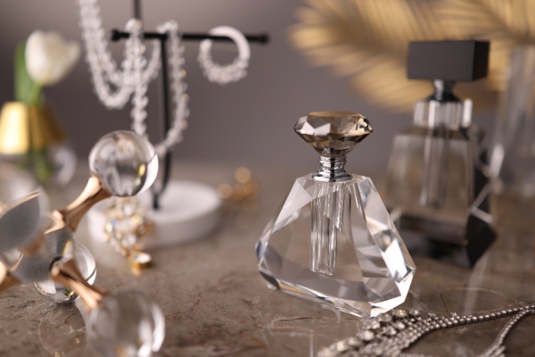 rf-35mm-f1.4l-vcm-bokehcompare-cosmetic-f.jpg