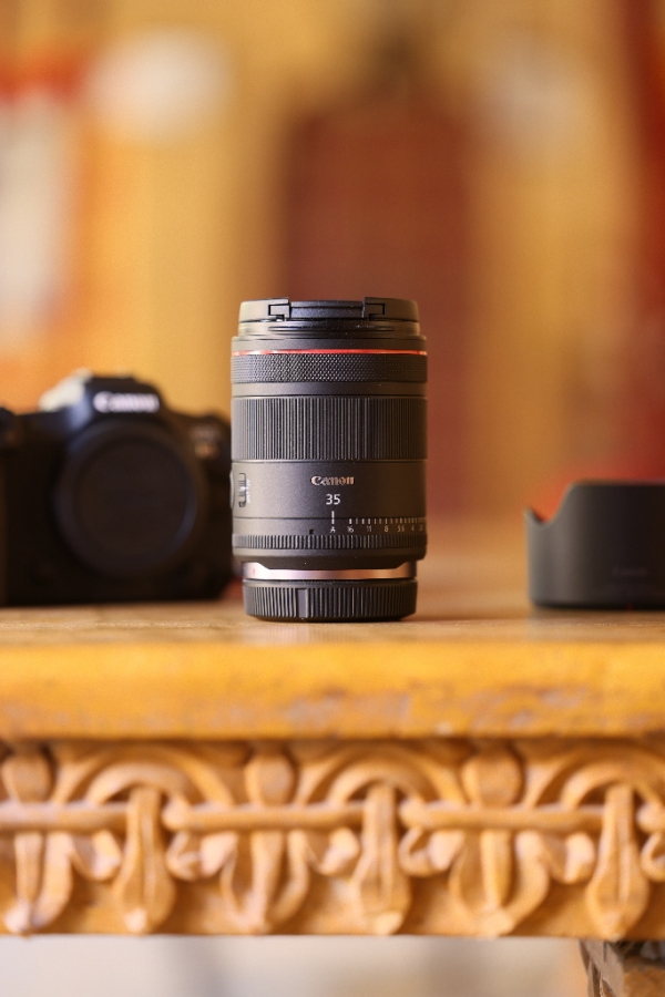 rf-35mm-f1.4l-vcm-cinc-usecase-lifestyles.jpg