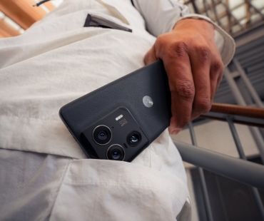 2024-motorola-edge-velar-gallery-shoot-professional-photos-23.jpg