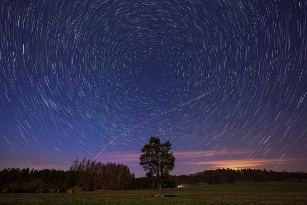 startrails-doupe-vysocina.jpg