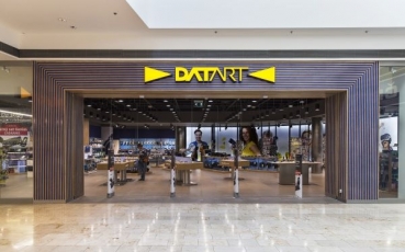Electro World se mění na DATART hl