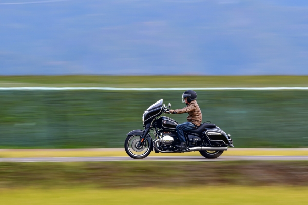 motorcycle-8366394.jpg