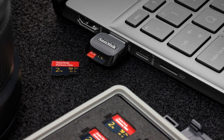 sndk-extreme-pro-msdxc-2tb-card-4.jpg