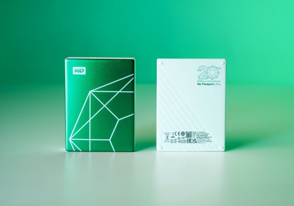 my-passport-20th-anniversary-emerald-edition-hero2.jpg