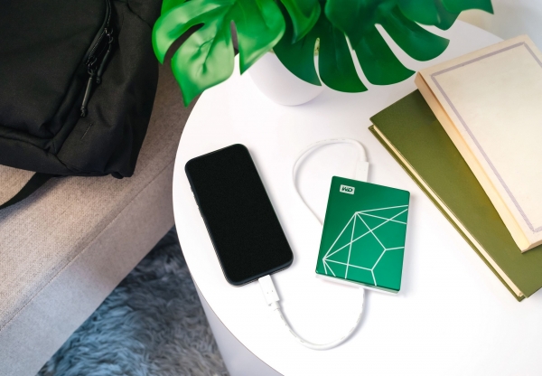 my-passport-20th-anniversary-emerald-edition-image3.jpg