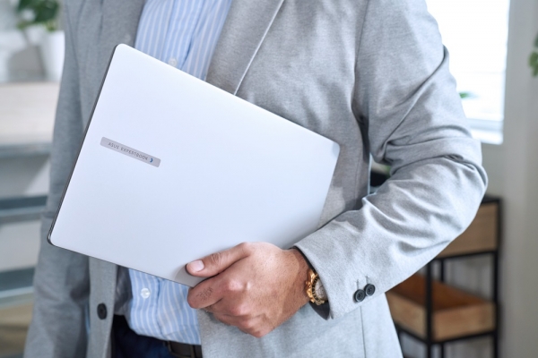 asus-expertbook-p5-p5405-scenario-photo-02.jpg