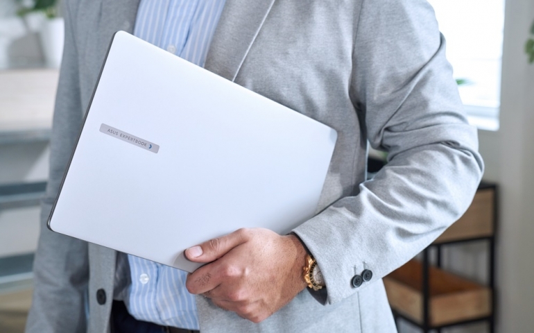 asus-expertbook-p5-p5405-scenario-photo-02.jpg