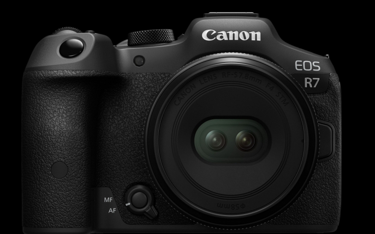 r7-rf-s-7.8mm-f4-stm-dual.jpg