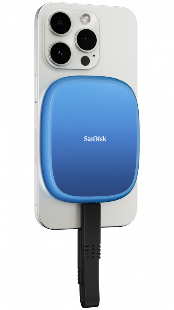 sndk-creator-phone-pssd-with-magsafe-host-device-quarter-left-hr.png