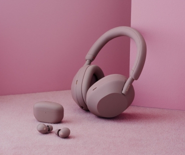 wh-wf-1000xm5-smokypink-pair-in-situation-thumbnail-large.jpg